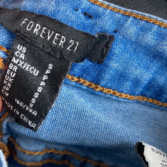 Jean pencil skirt with rainbow stripes on the sides - Picture 2 of 3